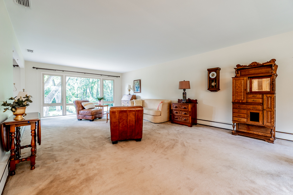 638 N Edgewood Avenue, La Grange Park, IL 60526