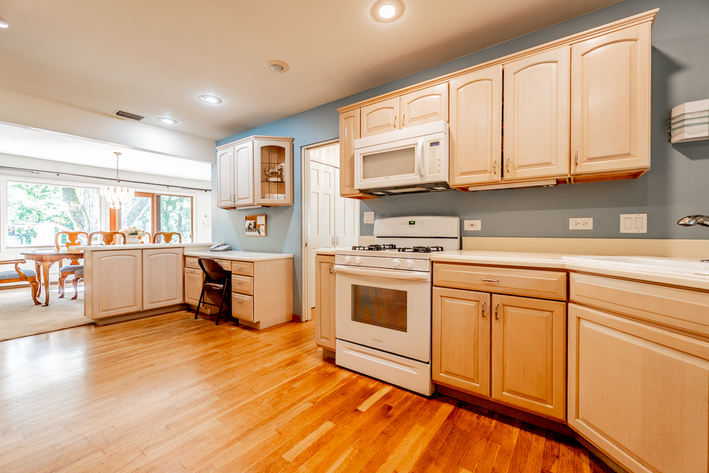 638 N Edgewood Avenue, La Grange Park, IL 60526