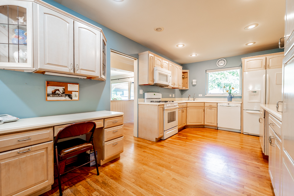 638 N Edgewood Avenue, La Grange Park, IL 60526