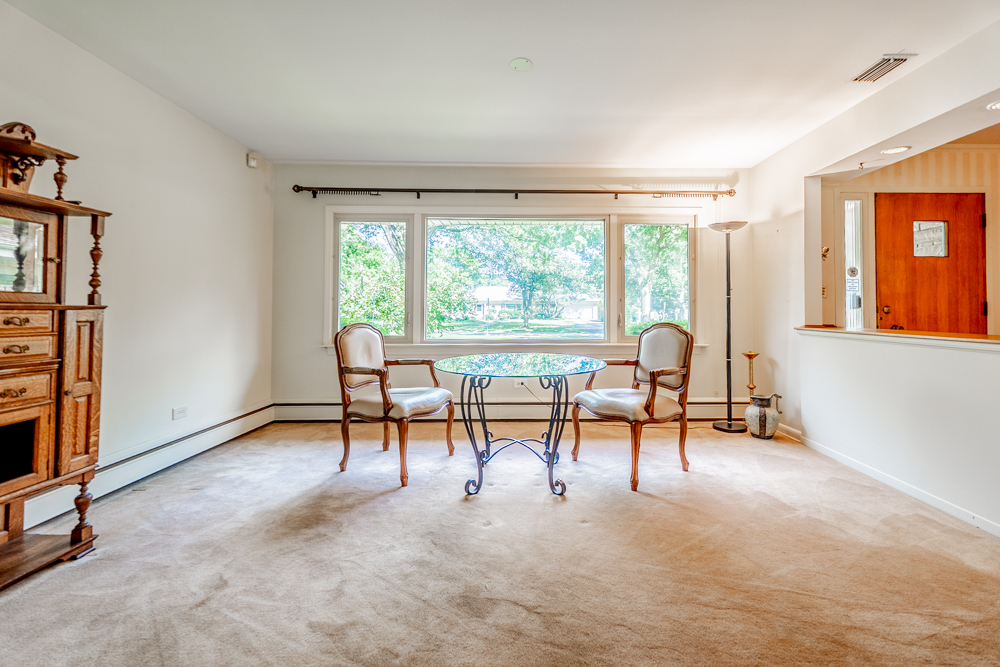 638 N Edgewood Avenue, La Grange Park, IL 60526