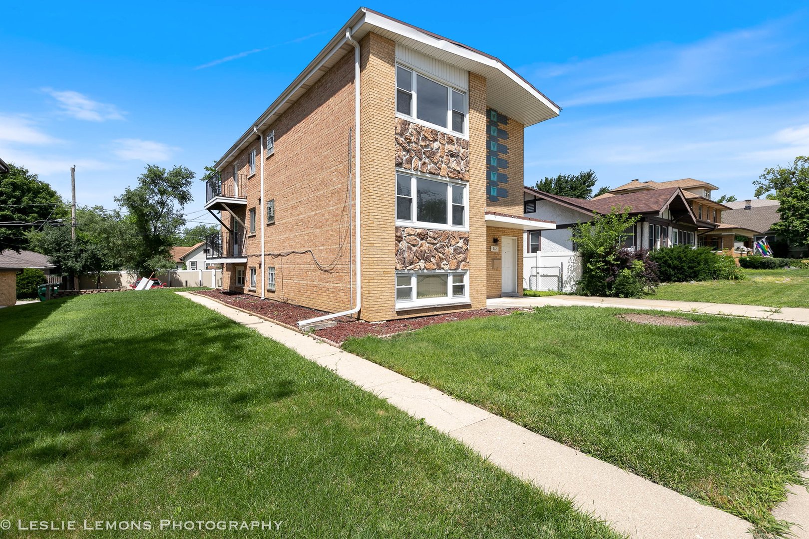 912 State Street #2, Lemont, IL 60439