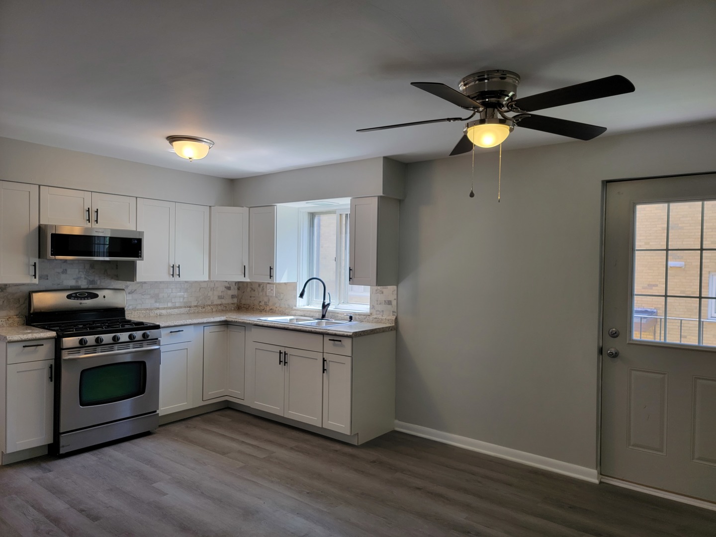 912 State Street #2, Lemont, IL 60439