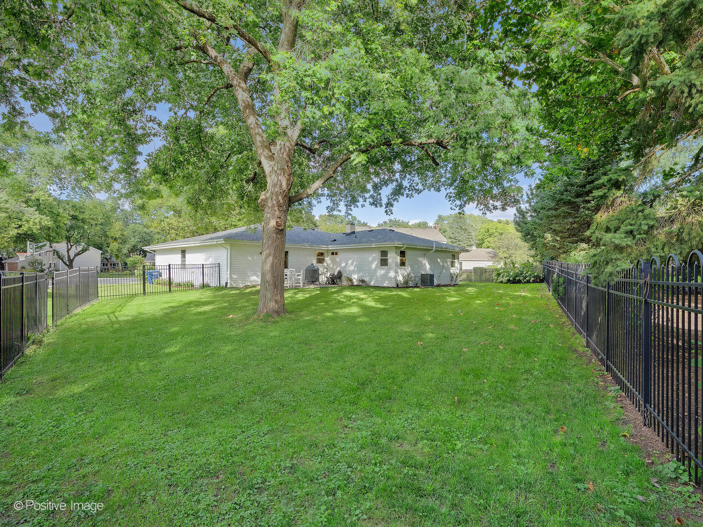 212 Hamilton Lane, Wheaton, IL 60189