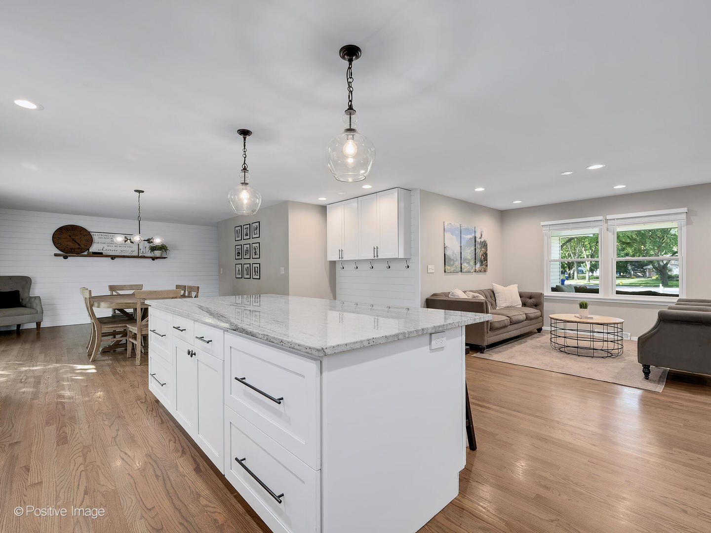 212 Hamilton Lane, Wheaton, IL 60189