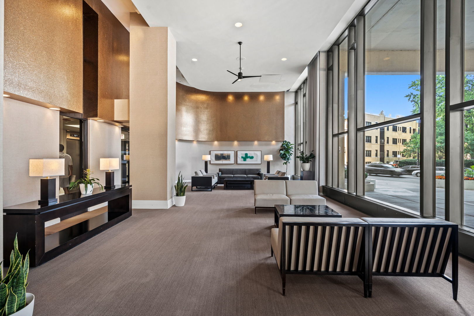 3930 N Pine Grove Avenue #2010, Chicago, IL 60613