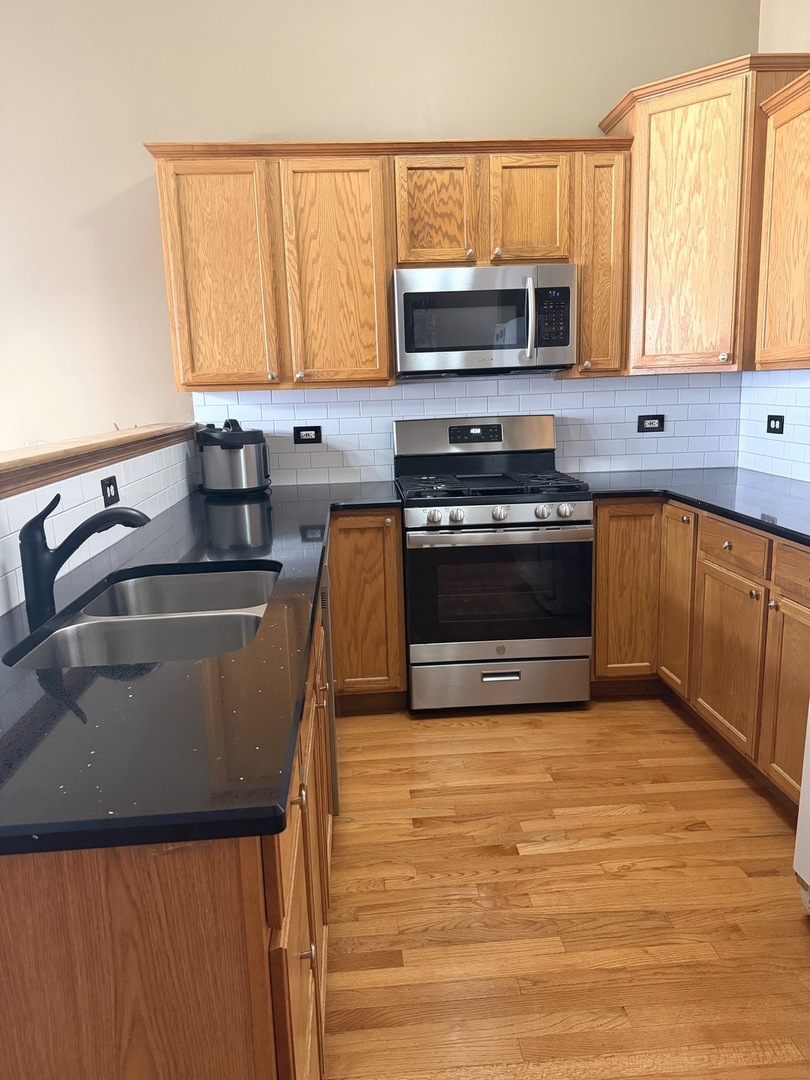 9411 Albany Court, Orland Park, IL 60467