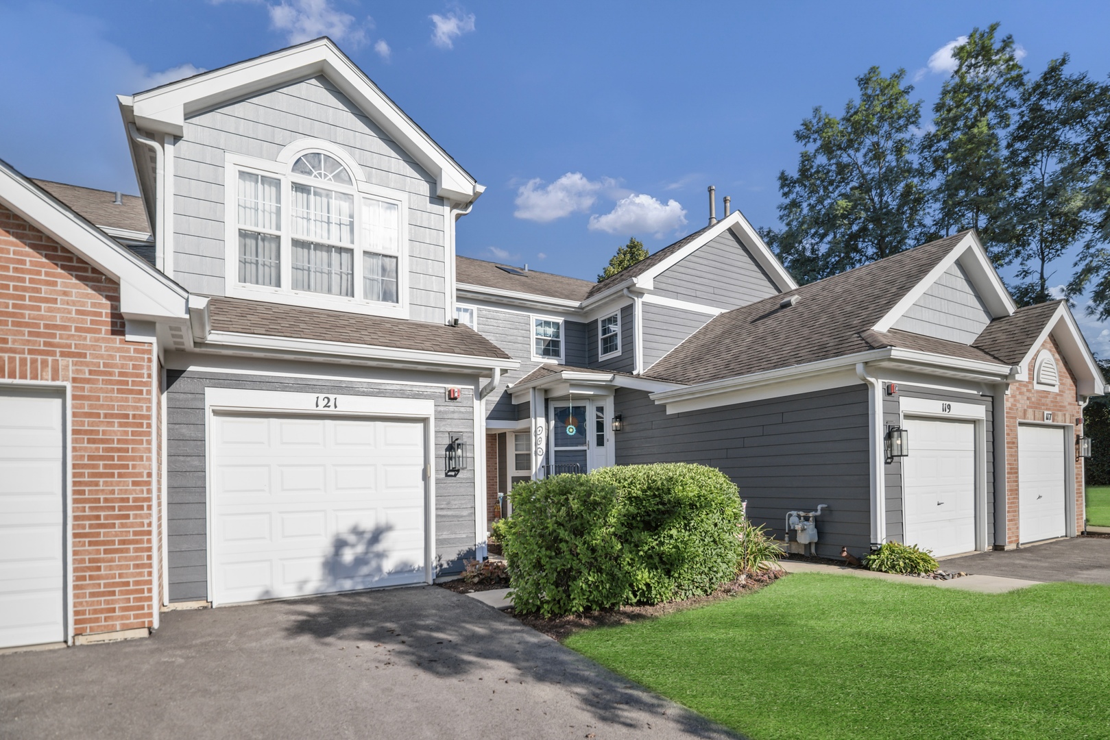 121 Portsmouth Court, Glendale Heights, IL 60139