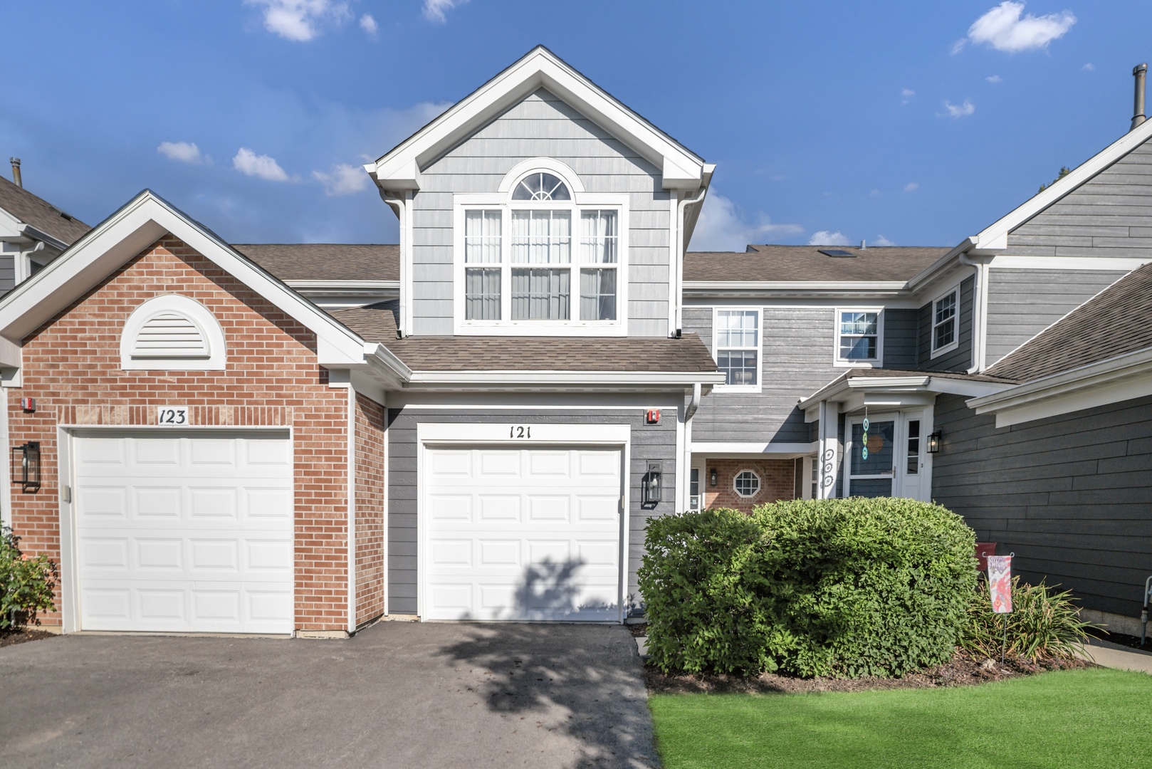 121 Portsmouth Court, Glendale Heights, IL 60139