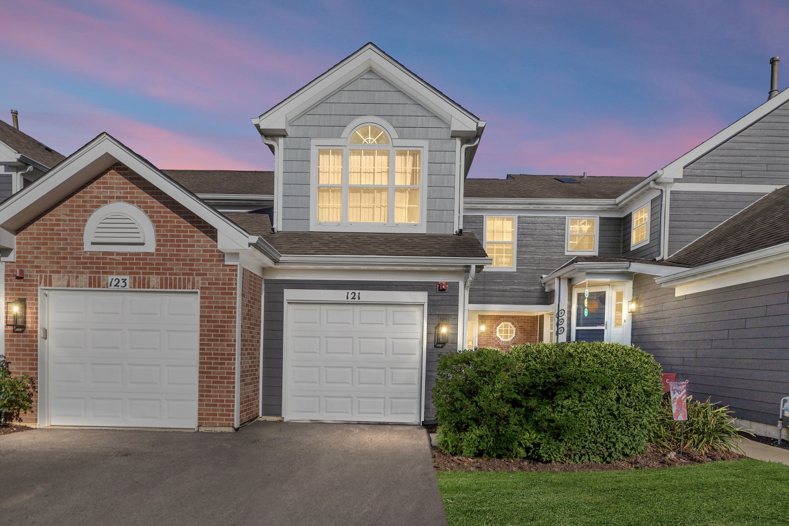 121 Portsmouth Court, Glendale Heights, IL 60139