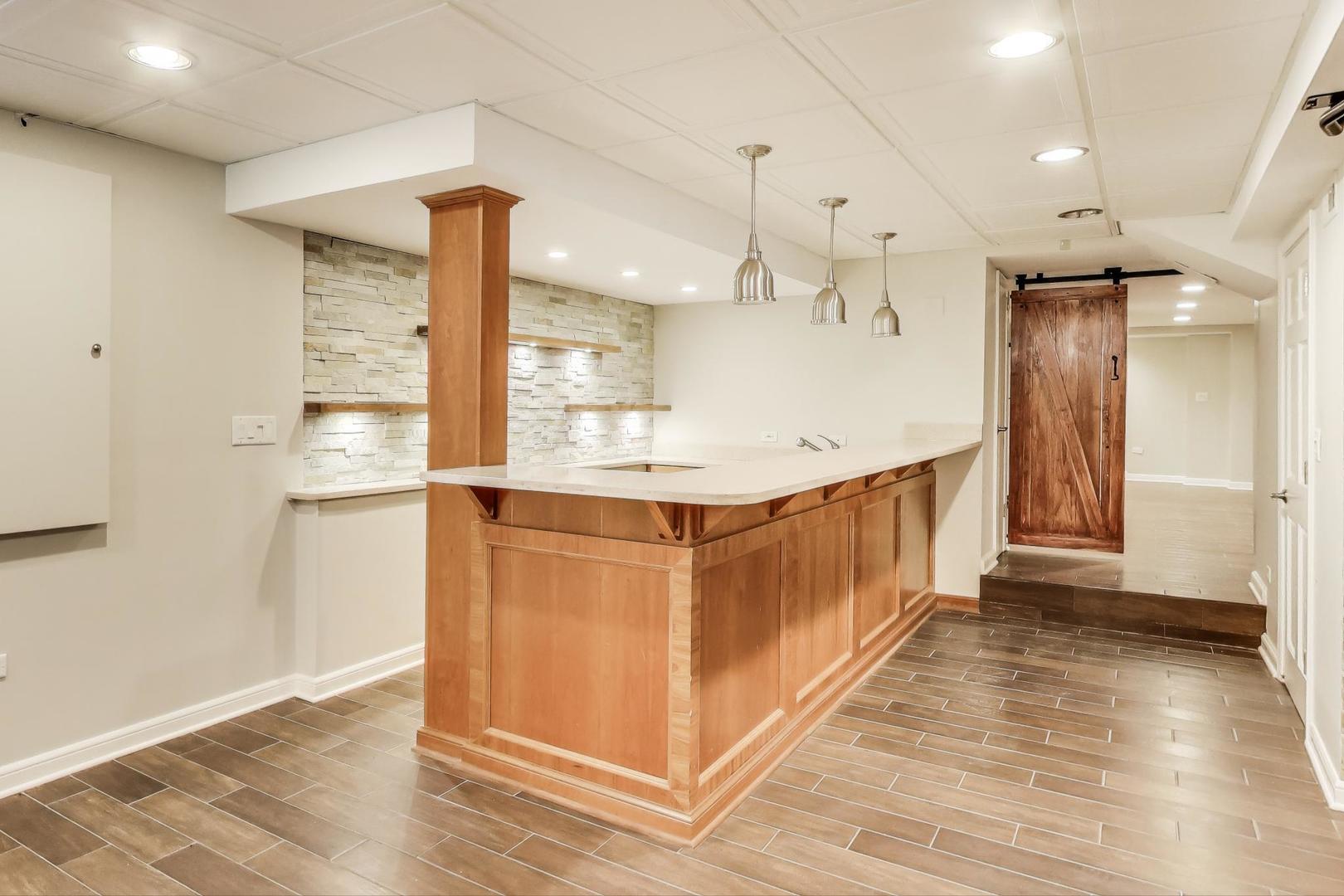 624 N MERRILL Street, Park Ridge, IL 60068
