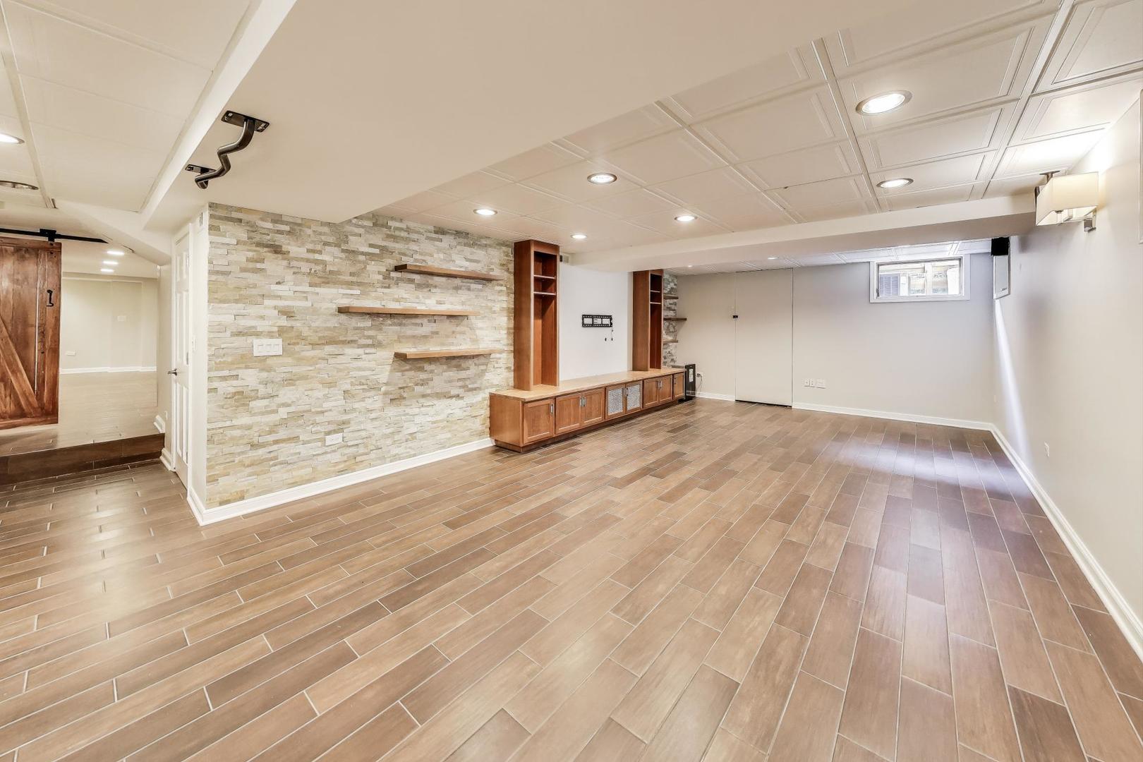 624 N MERRILL Street, Park Ridge, IL 60068