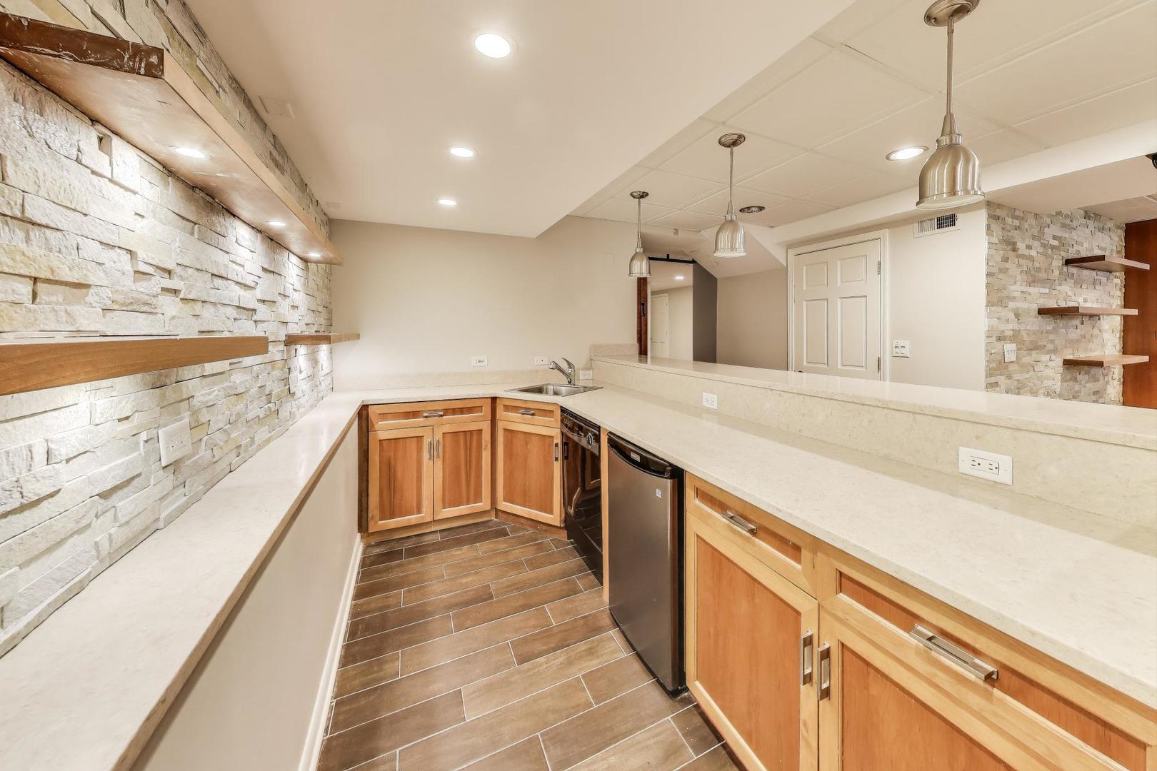 624 N MERRILL Street, Park Ridge, IL 60068