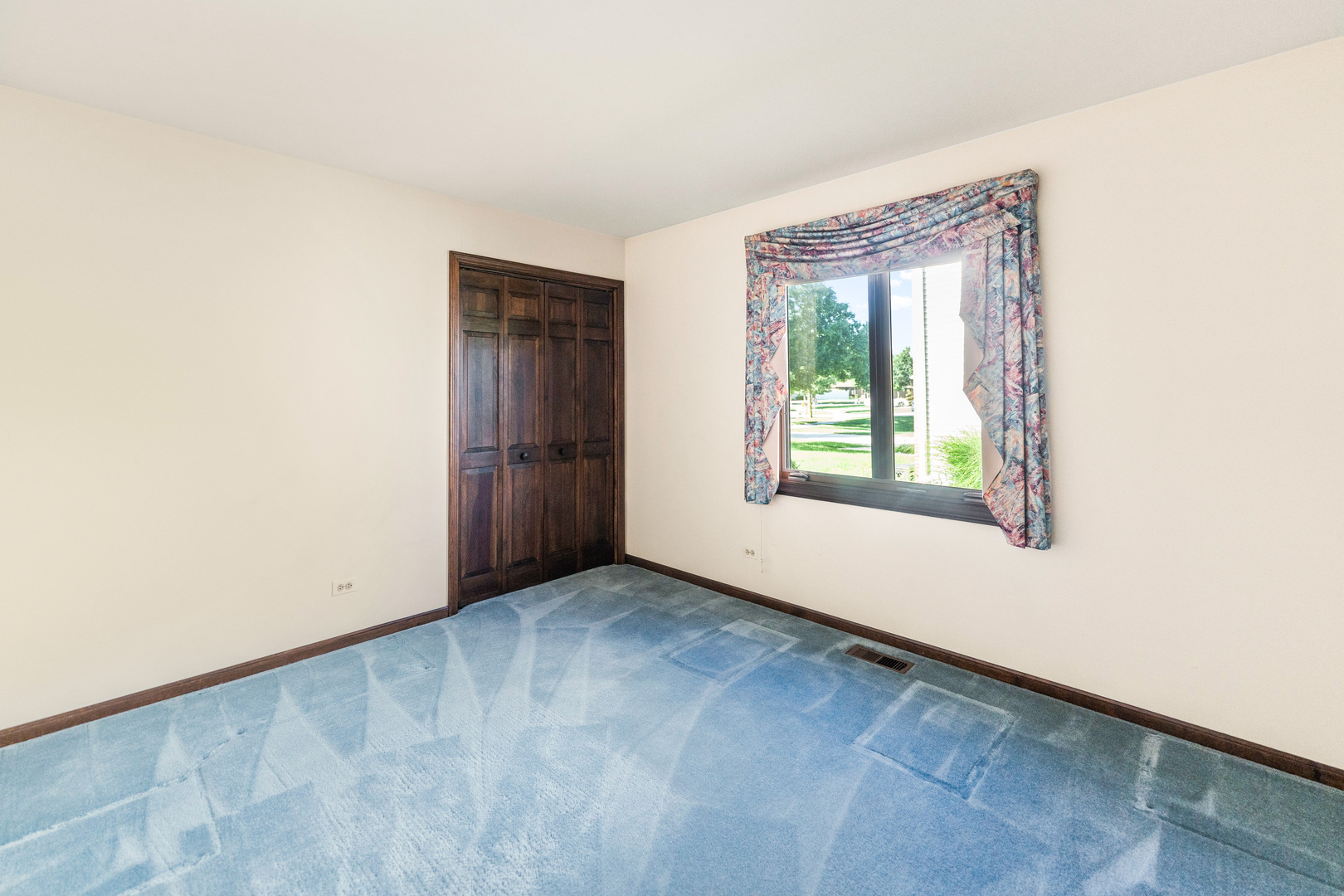 90 N Prairie Drive, Addison, IL 60101