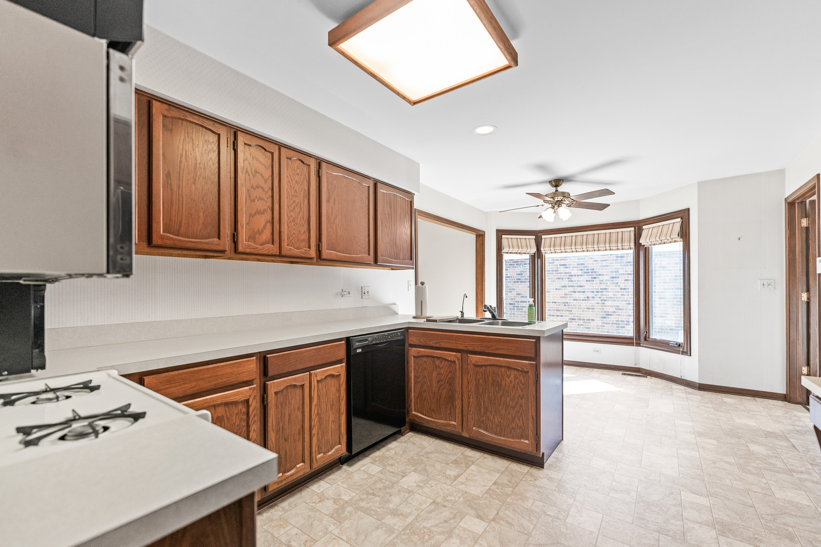 90 N Prairie Drive, Addison, IL 60101