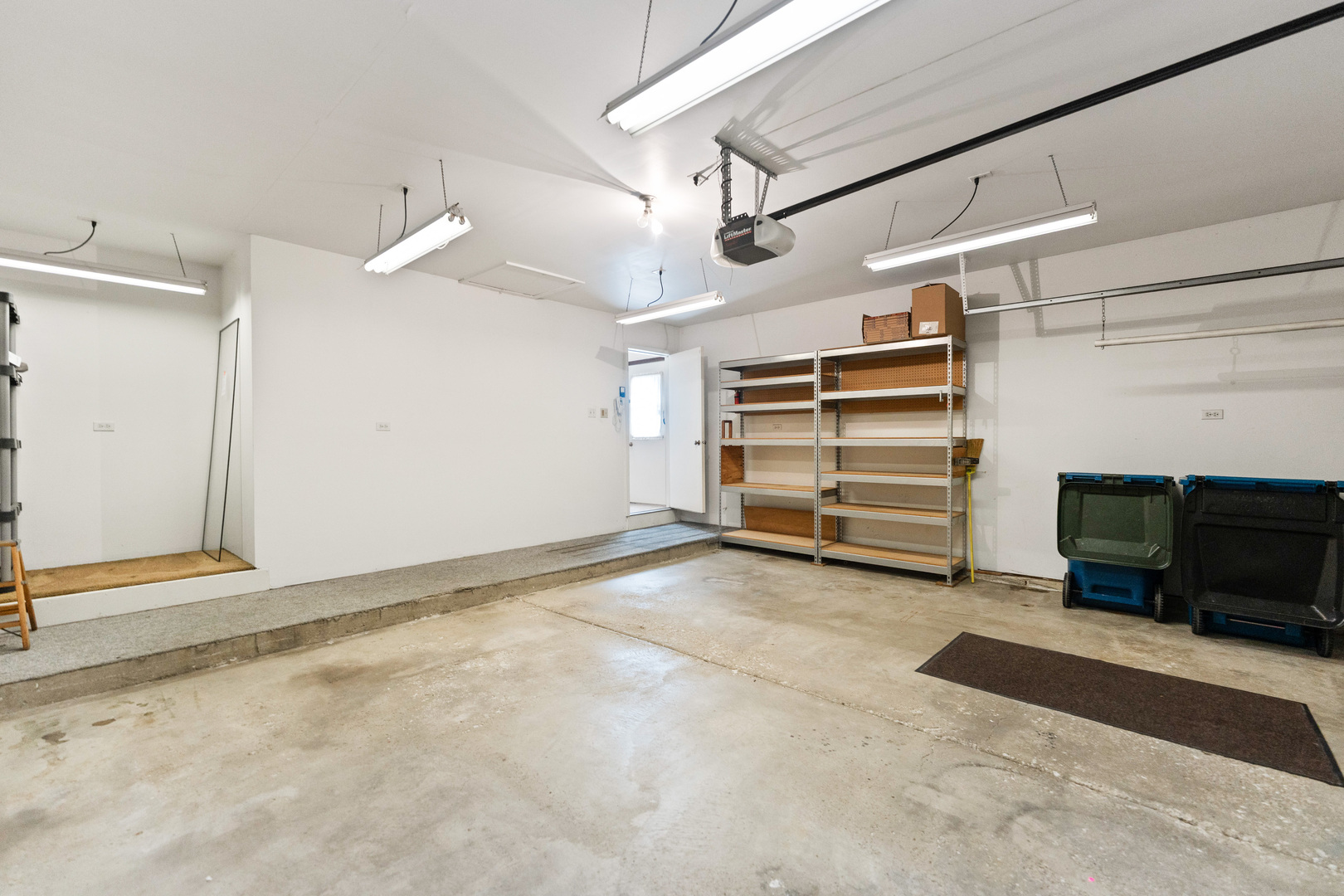 90 N Prairie Drive, Addison, IL 60101