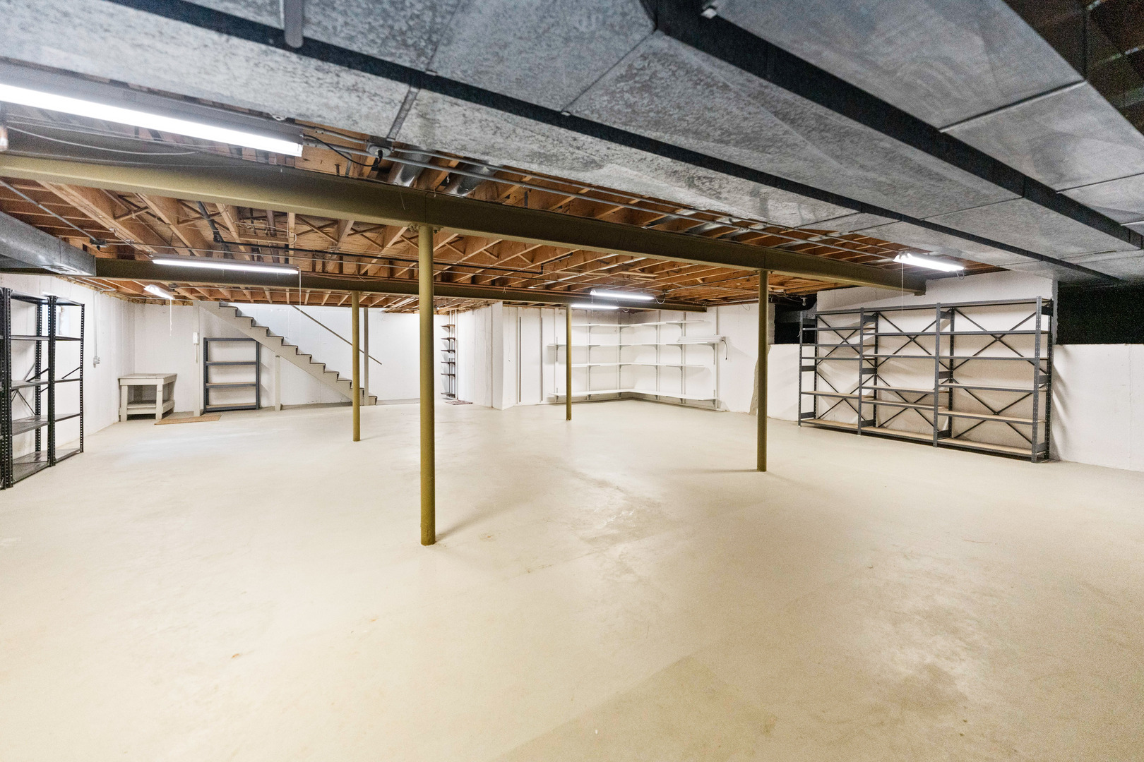 90 N Prairie Drive, Addison, IL 60101