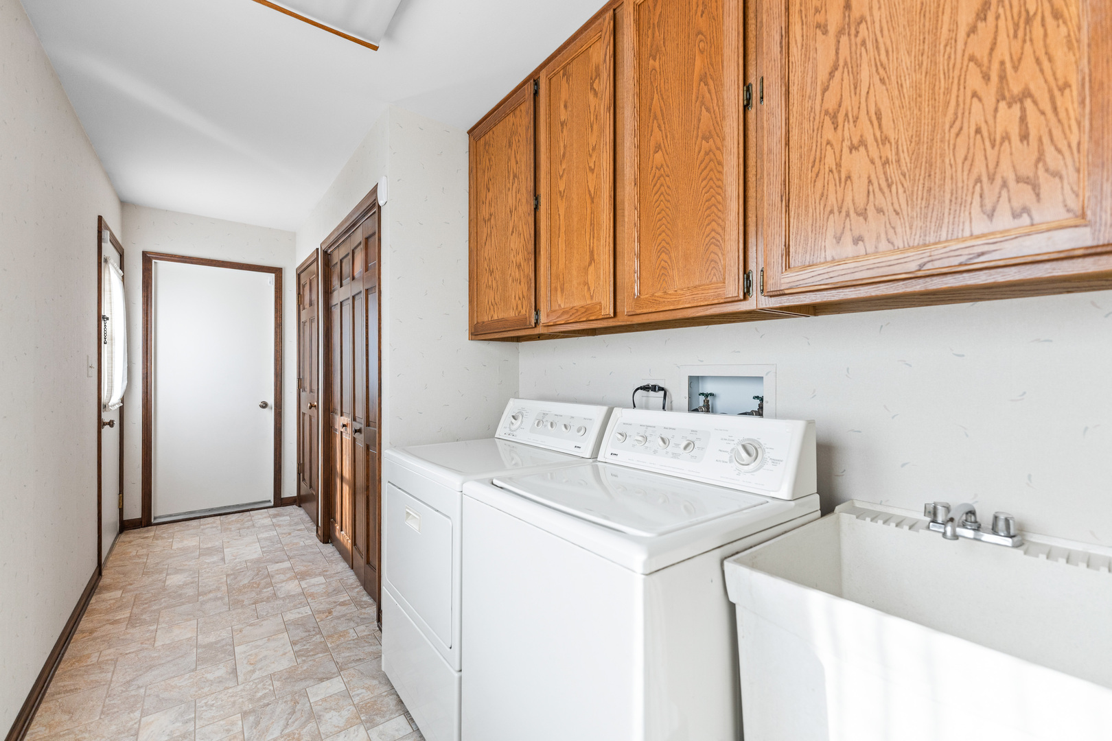 90 N Prairie Drive, Addison, IL 60101