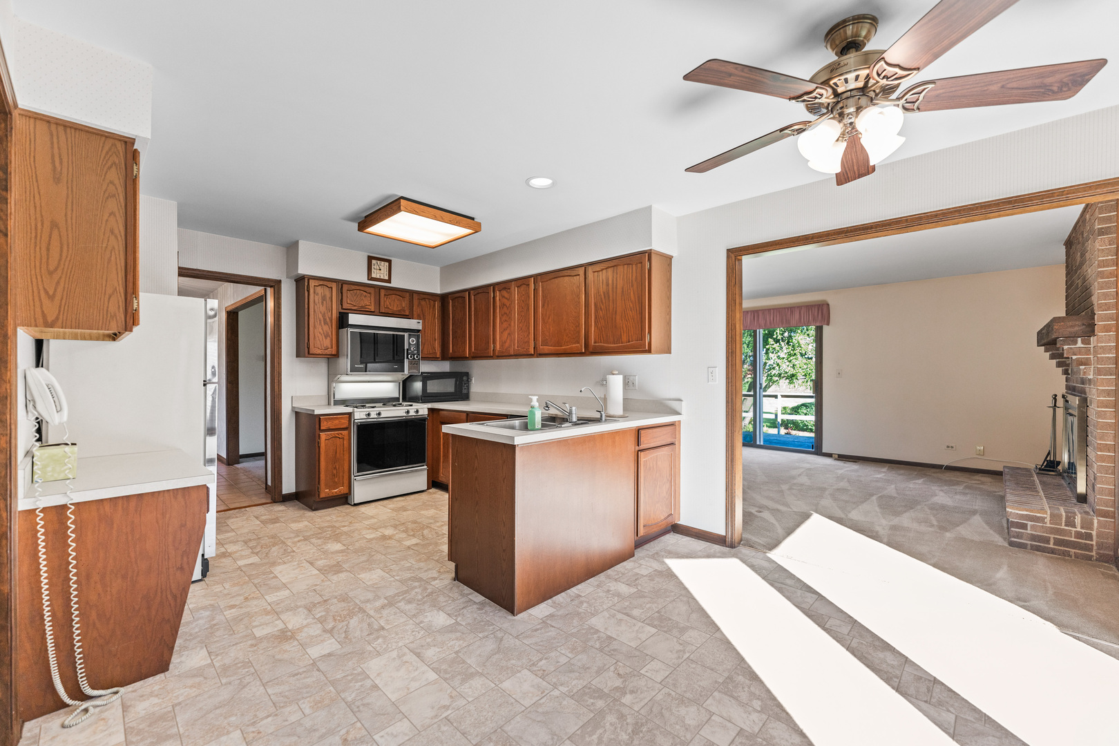 90 N Prairie Drive, Addison, IL 60101