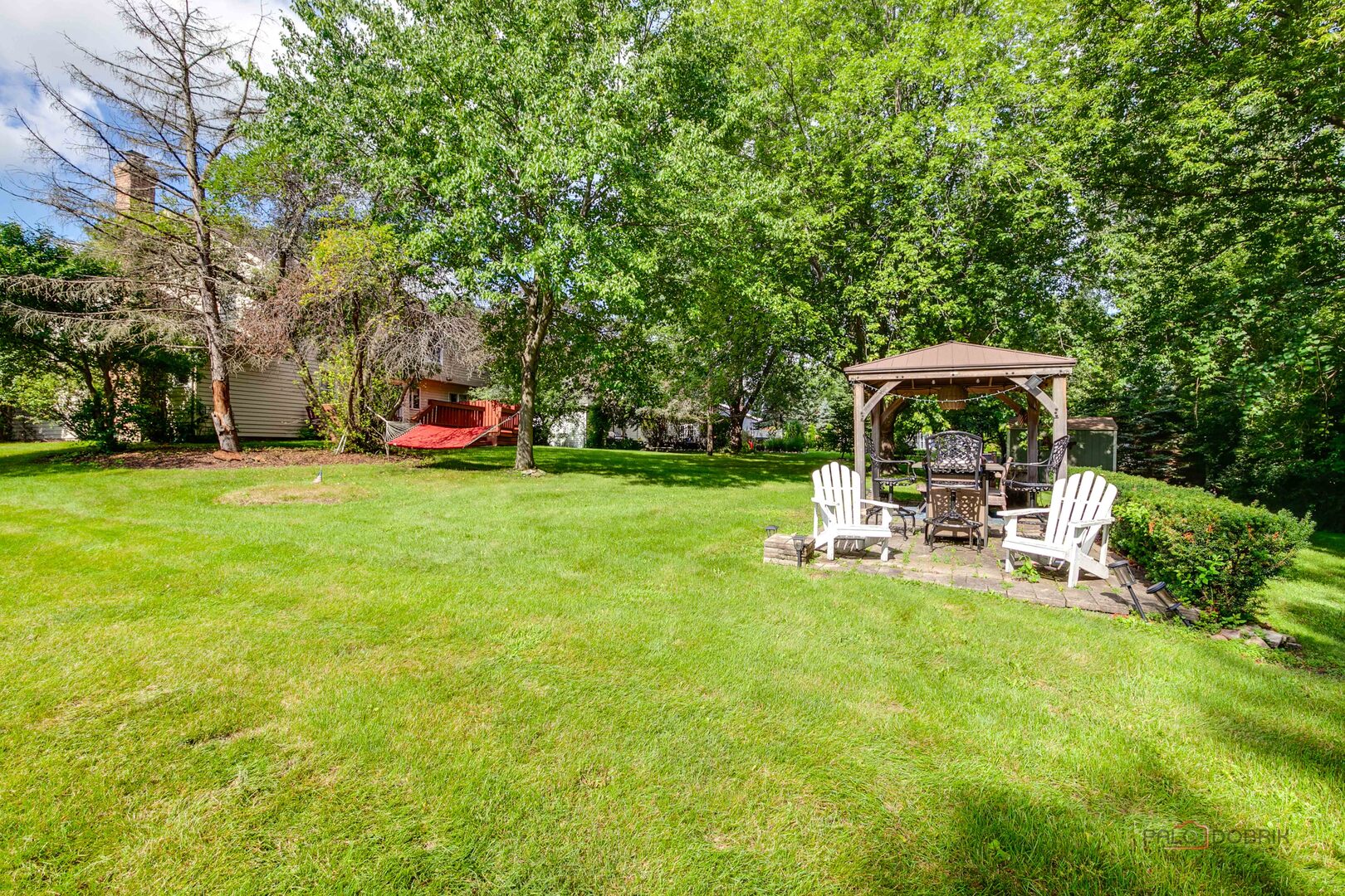 1708 Park Crest Court, Libertyville, IL 60048
