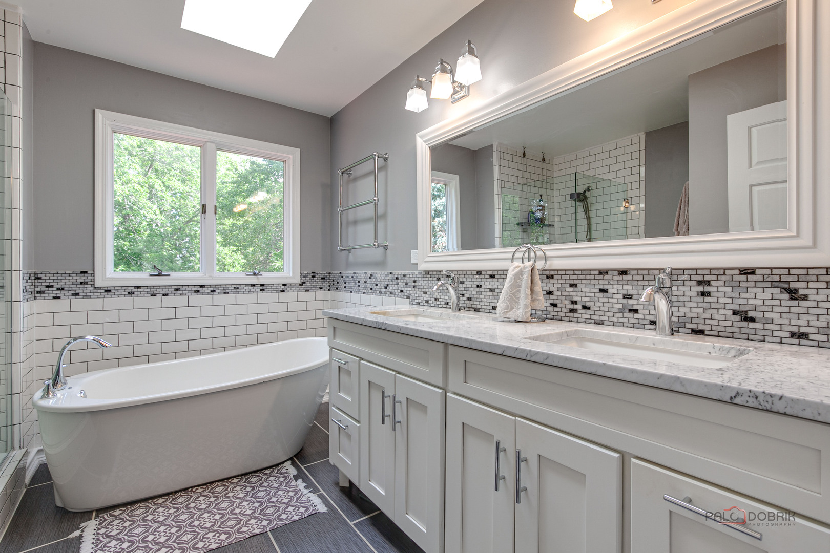 1708 Park Crest Court, Libertyville, IL 60048