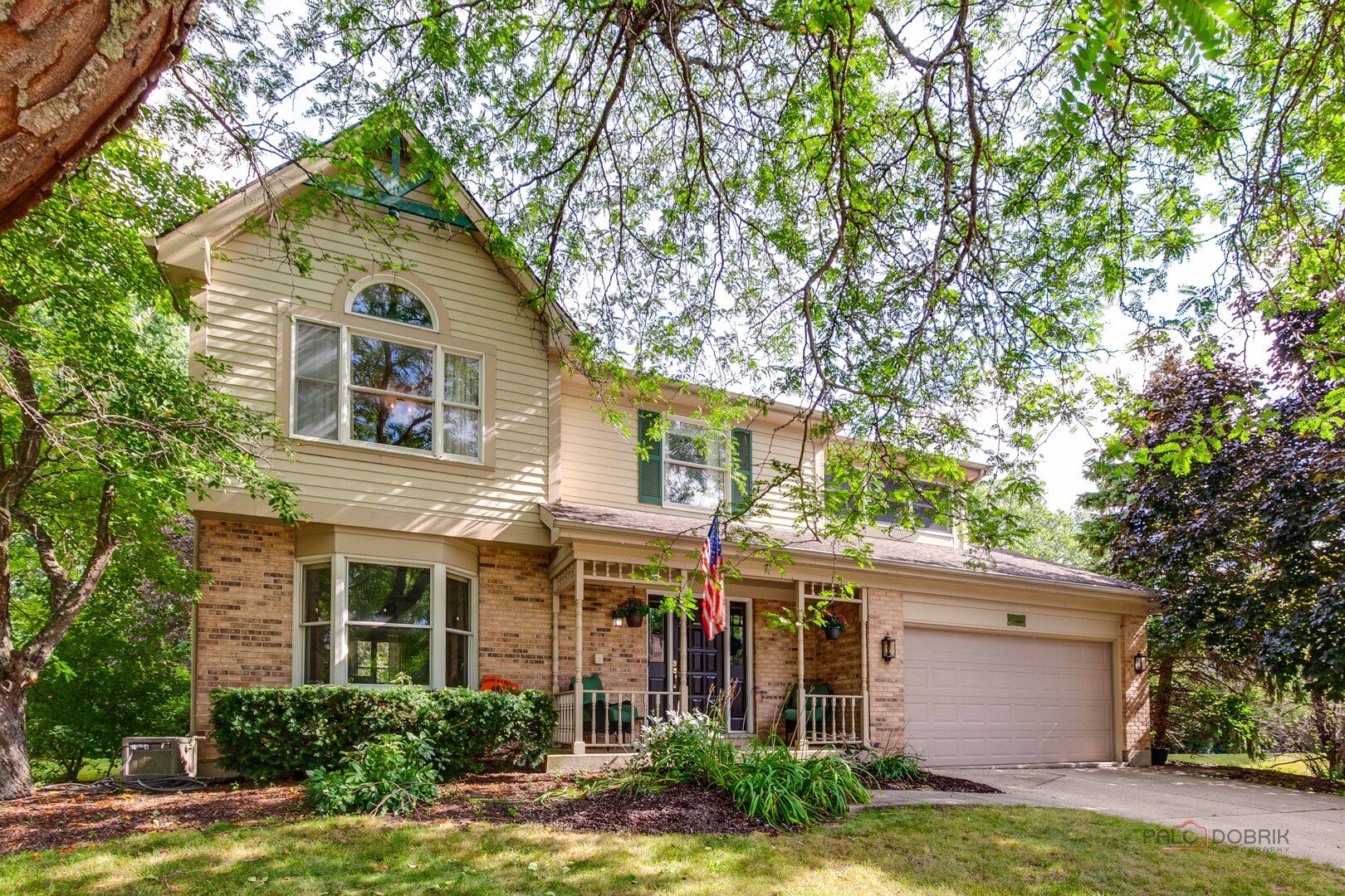 1708 Park Crest Court, Libertyville, IL 60048