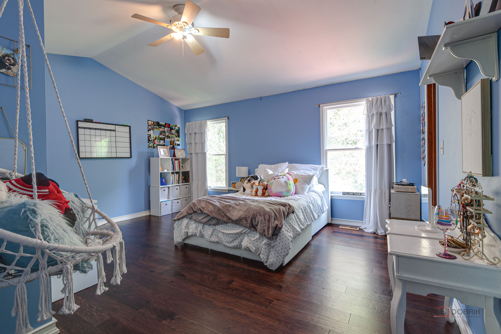 1708 Park Crest Court, Libertyville, IL 60048