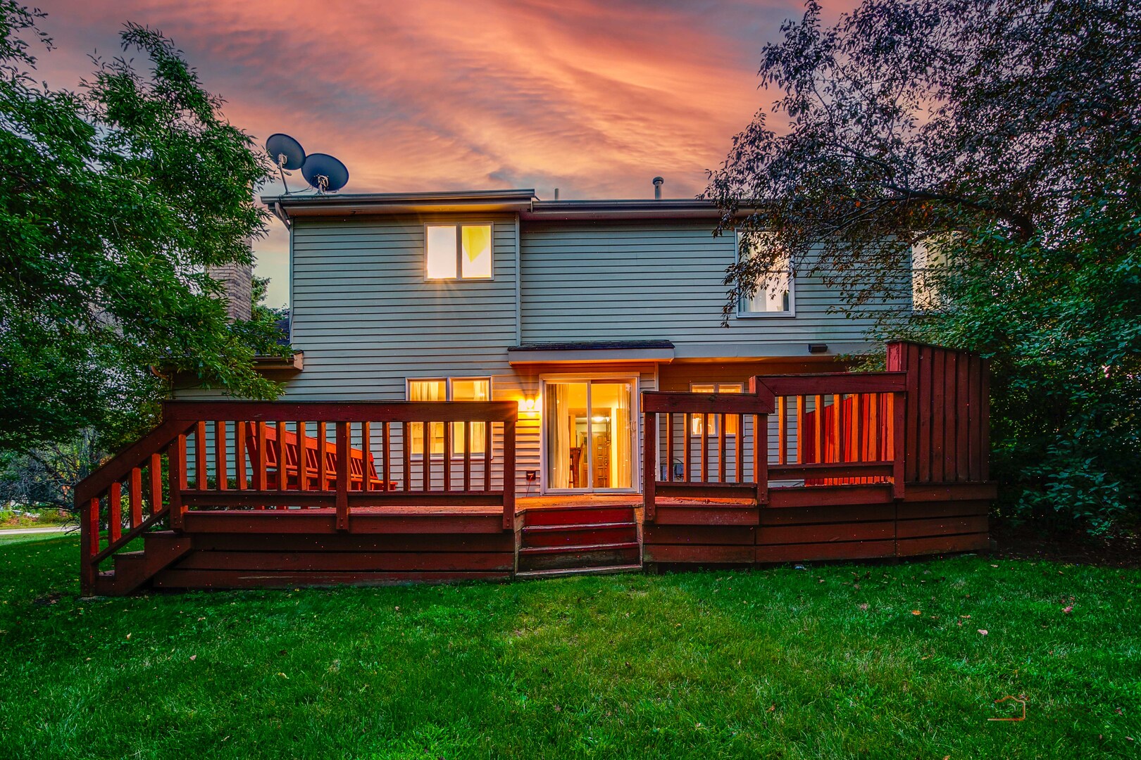 1708 Park Crest Court, Libertyville, IL 60048