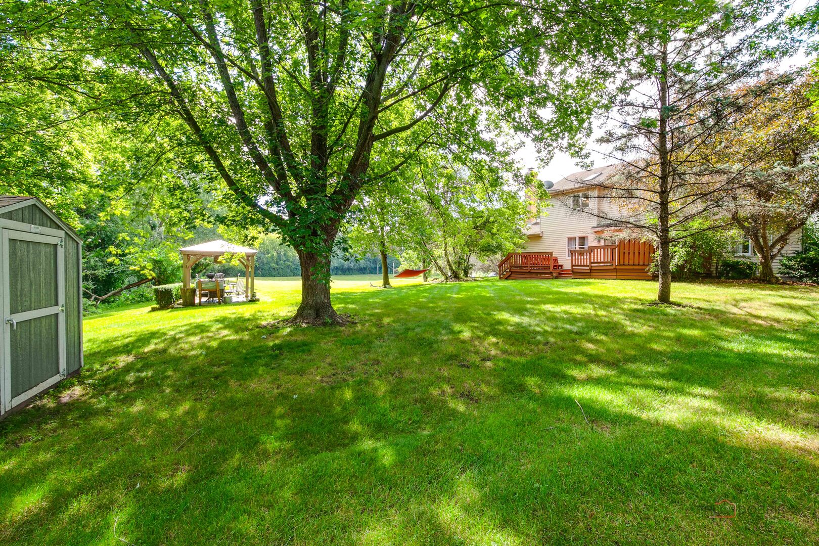 1708 Park Crest Court, Libertyville, IL 60048