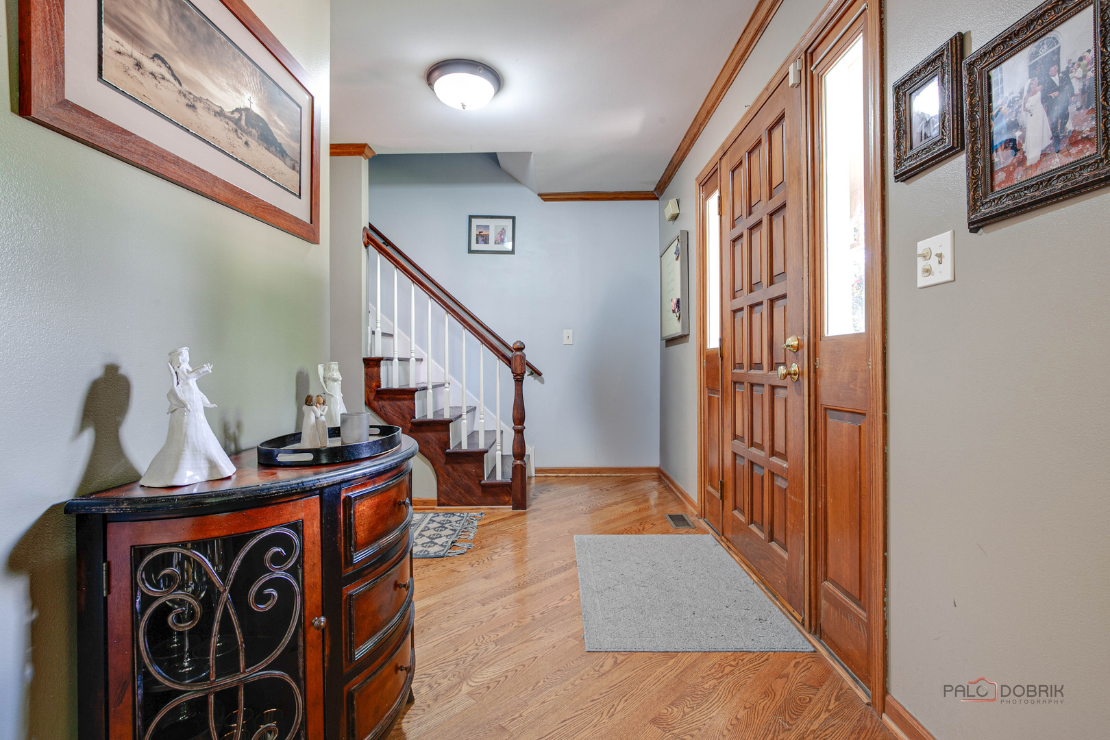 1708 Park Crest Court, Libertyville, IL 60048