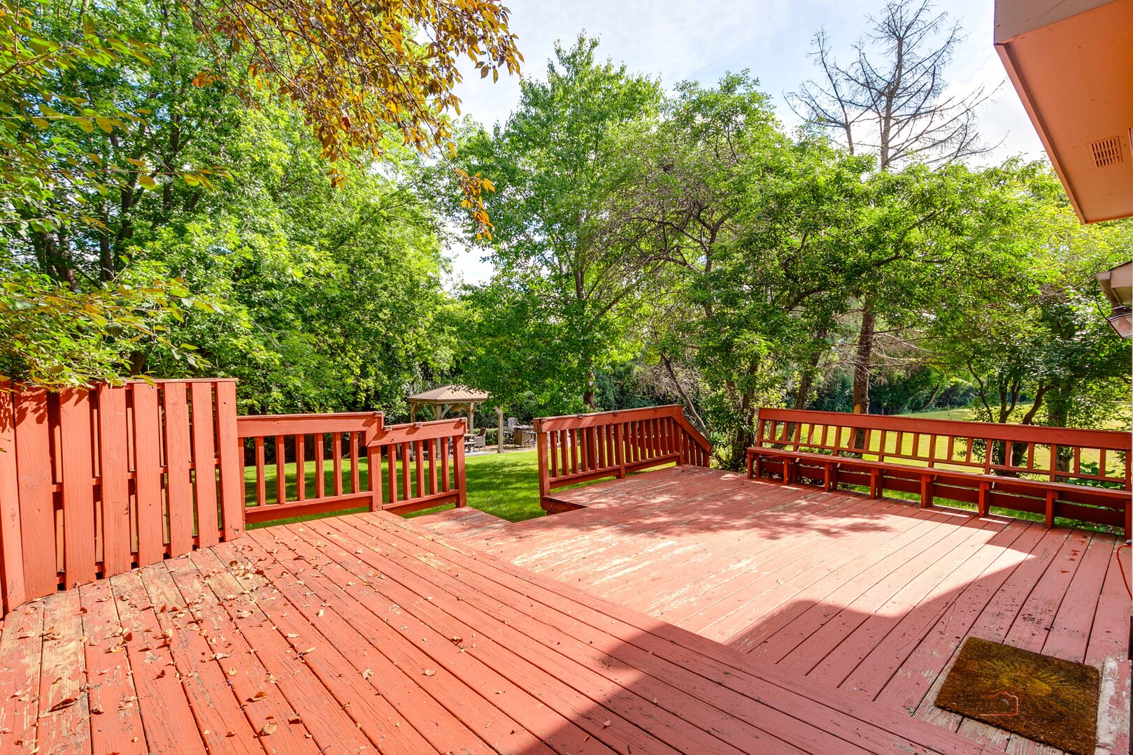 1708 Park Crest Court, Libertyville, IL 60048