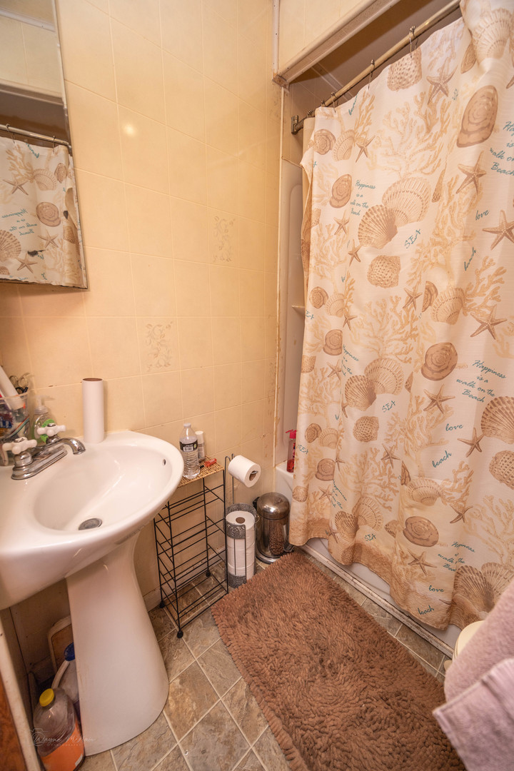 806 Woods Avenue, Joliet, IL 60436