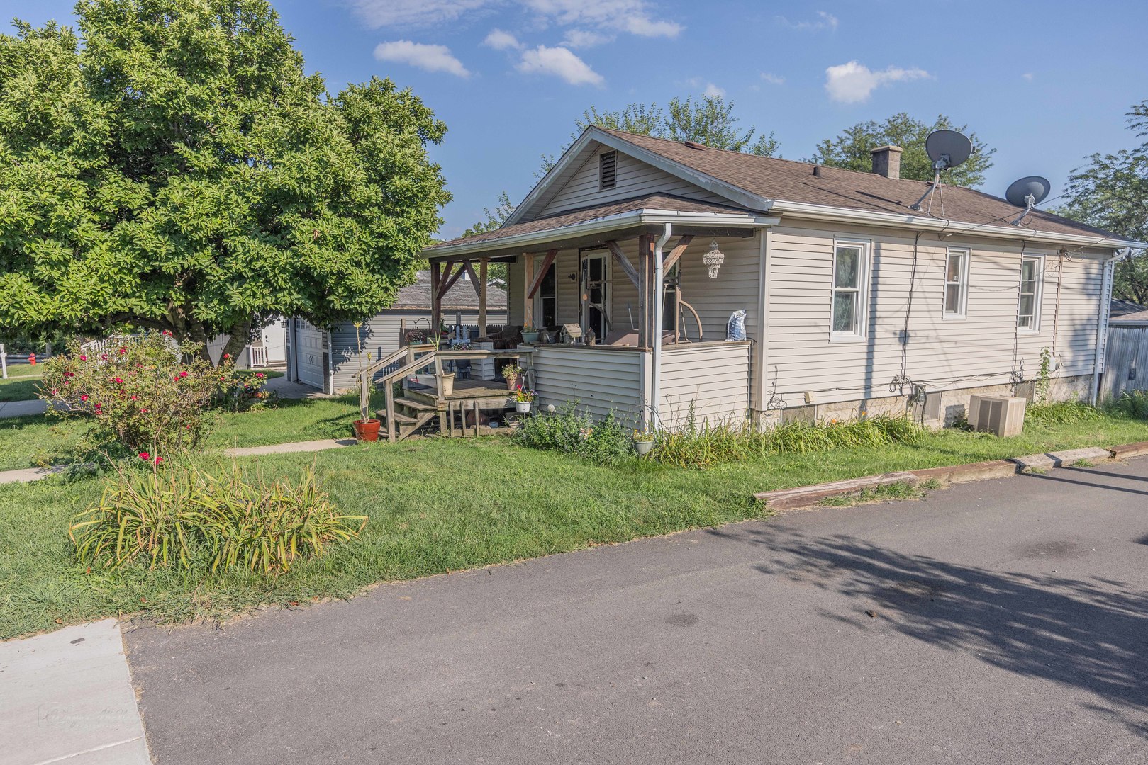 806 Woods Avenue, Joliet, IL 60436