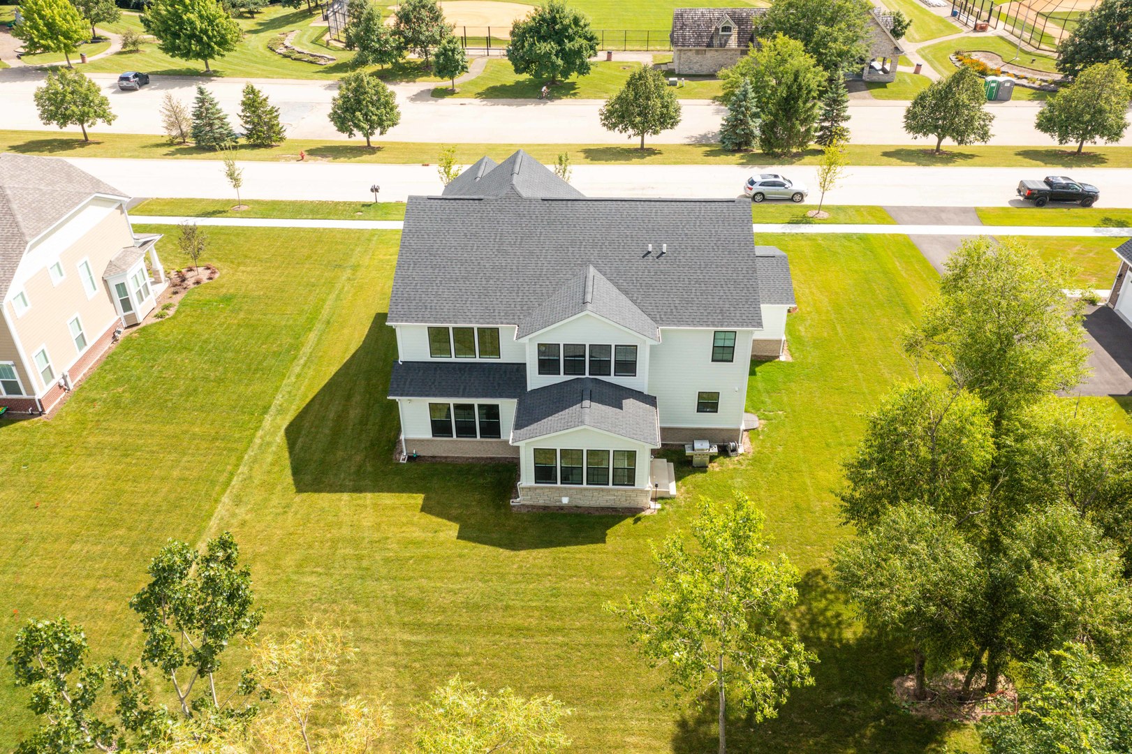 124 Tournament Drive, Hawthorn Woods, IL 60047