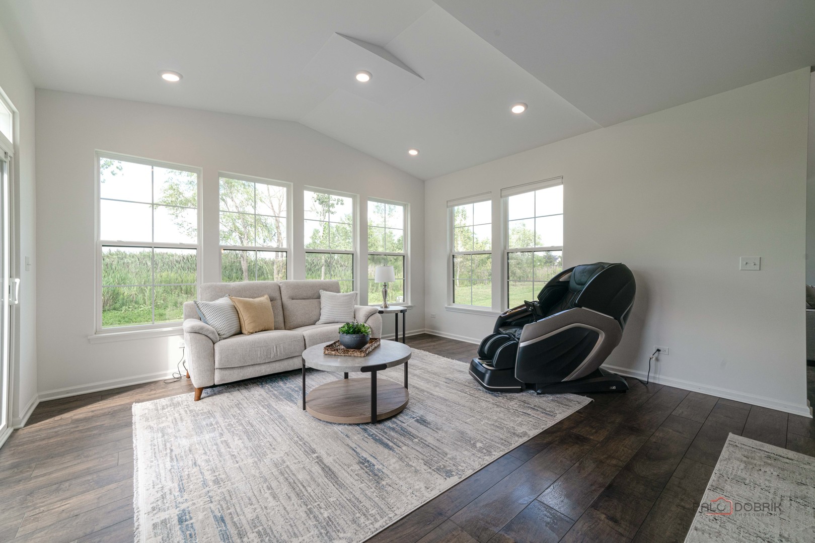 124 Tournament Drive, Hawthorn Woods, IL 60047