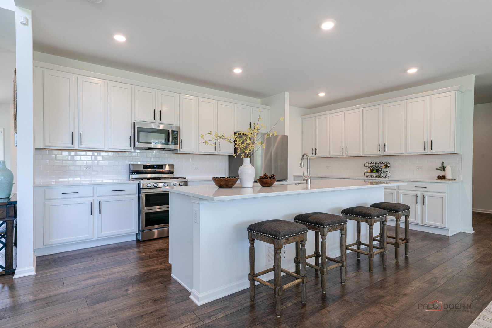 124 Tournament Drive, Hawthorn Woods, IL 60047