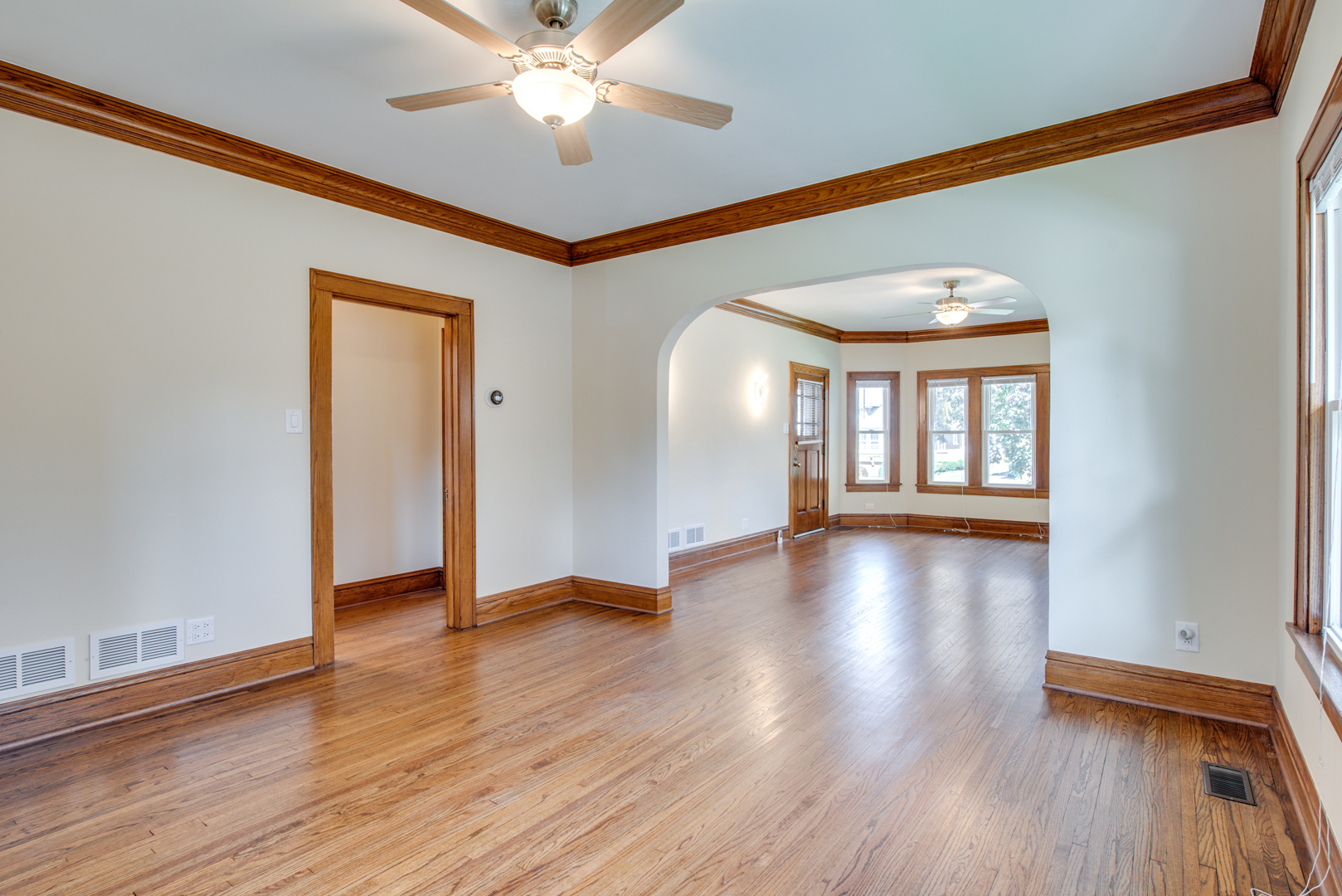 819 Oakland Avenue, Joliet, IL 60435