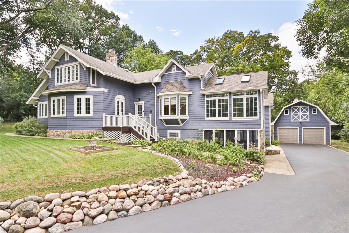 25440 N Wagon Wheel Court, Barrington, IL 60010