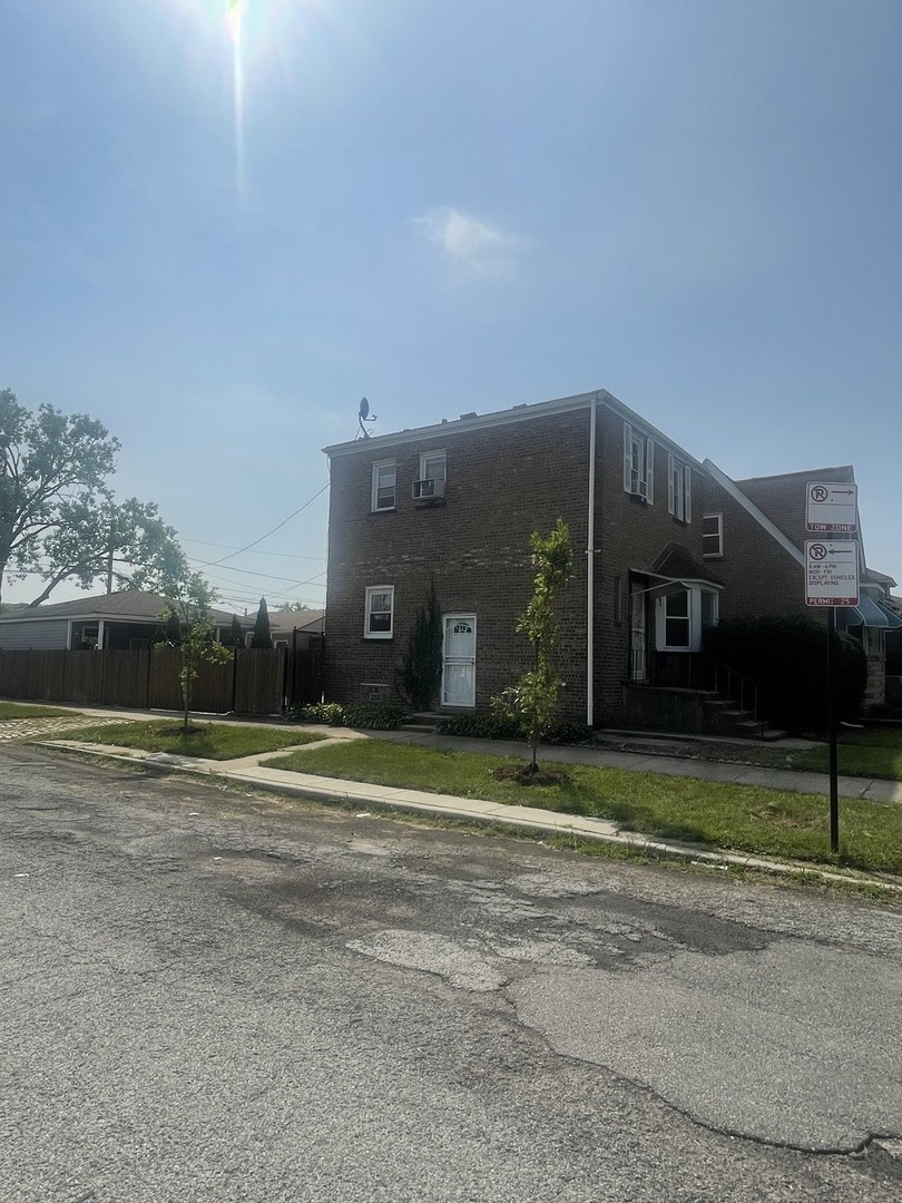 9601 S Perry Avenue, Chicago, IL 60628