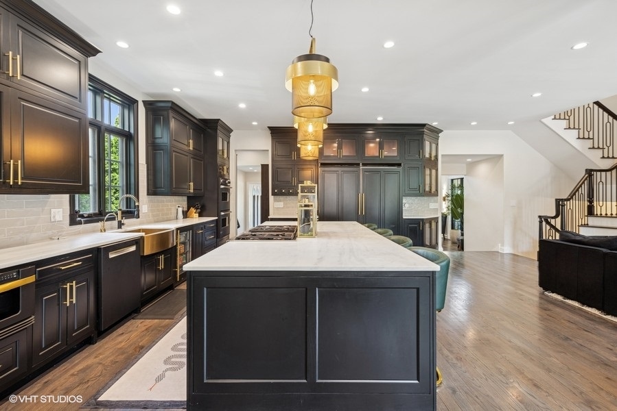 818 W 58th Street, Hinsdale, IL 60521
