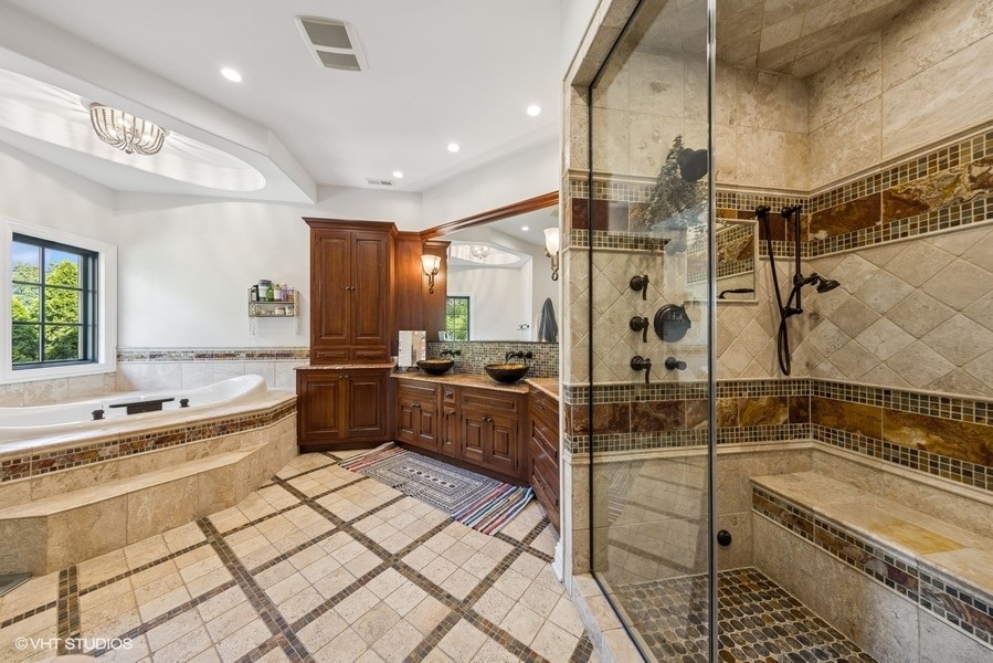 818 W 58th Street, Hinsdale, IL 60521