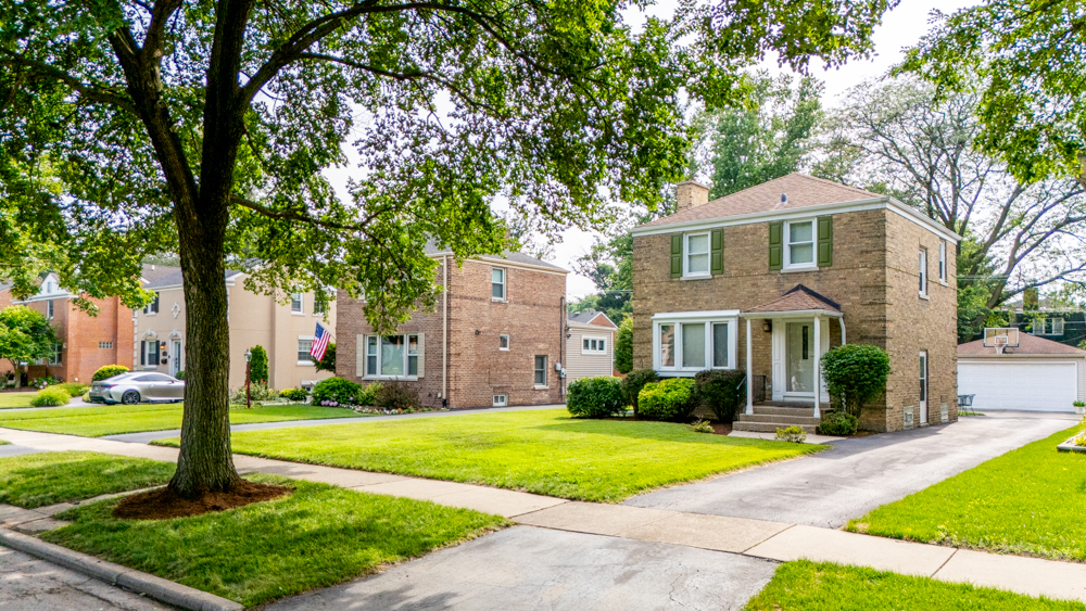 616 S 10th Avenue, La Grange, IL 60525
