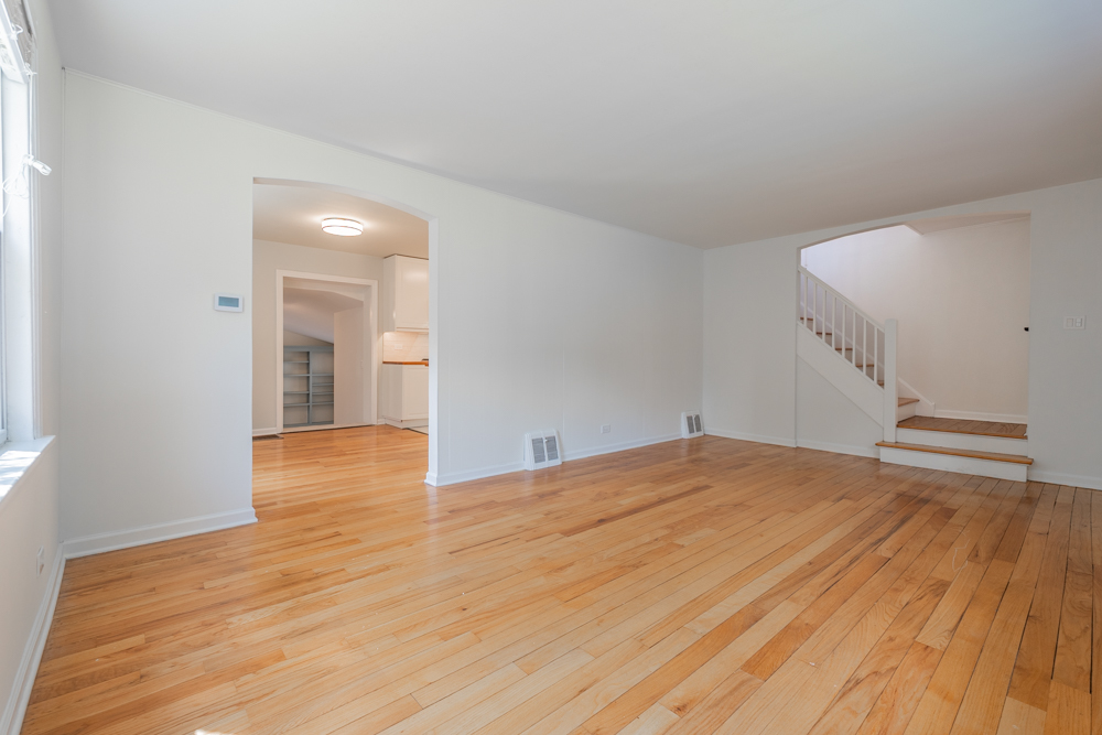 616 S 10th Avenue, La Grange, IL 60525