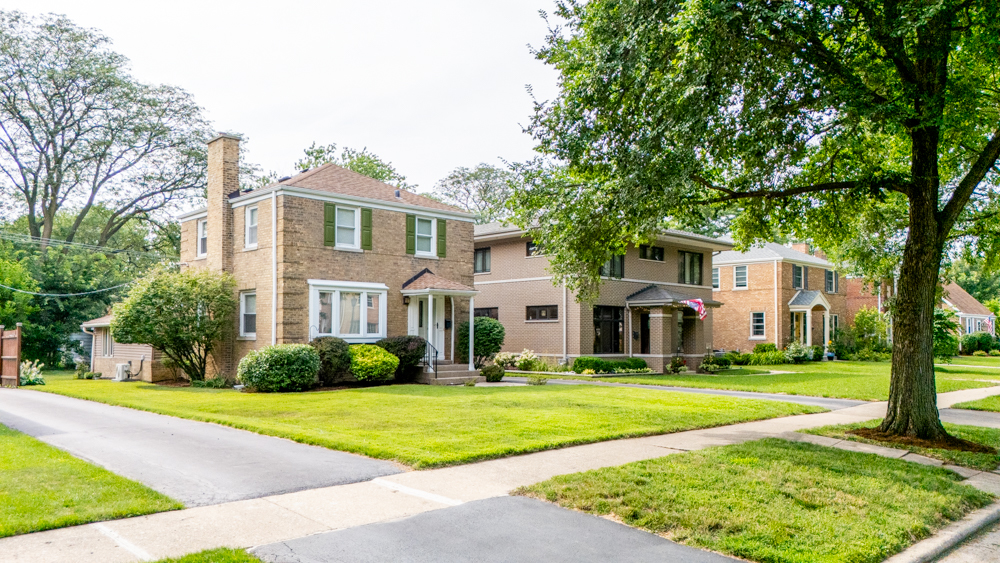 616 S 10th Avenue, La Grange, IL 60525
