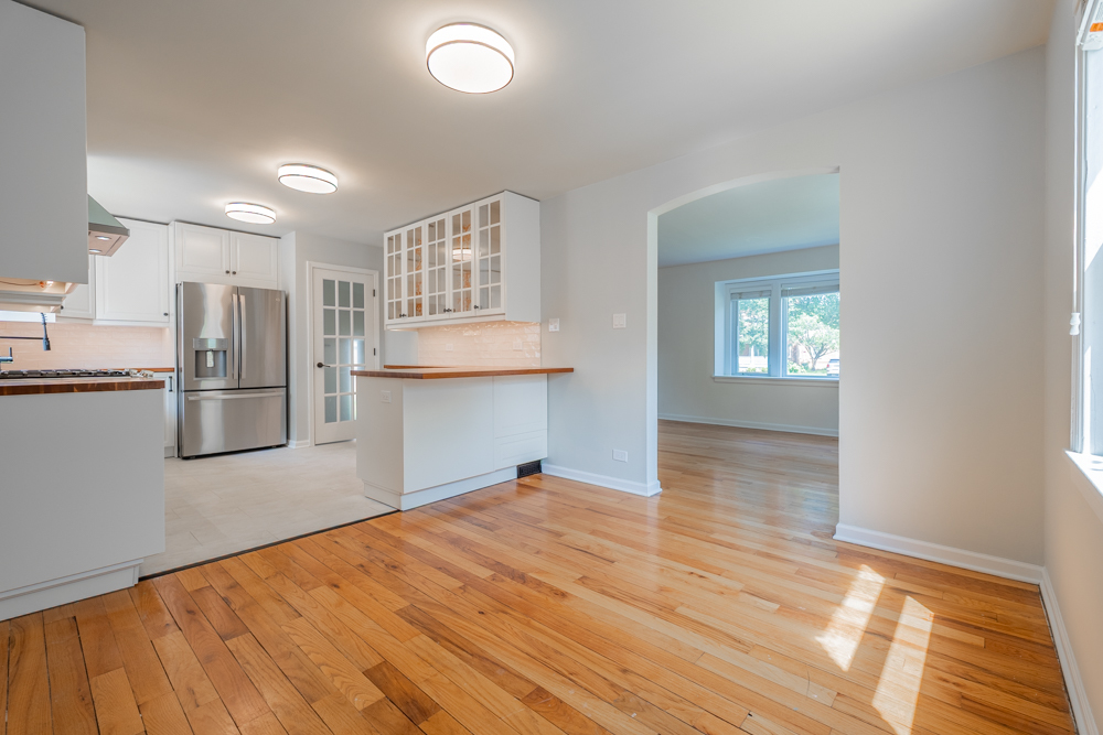 616 S 10th Avenue, La Grange, IL 60525