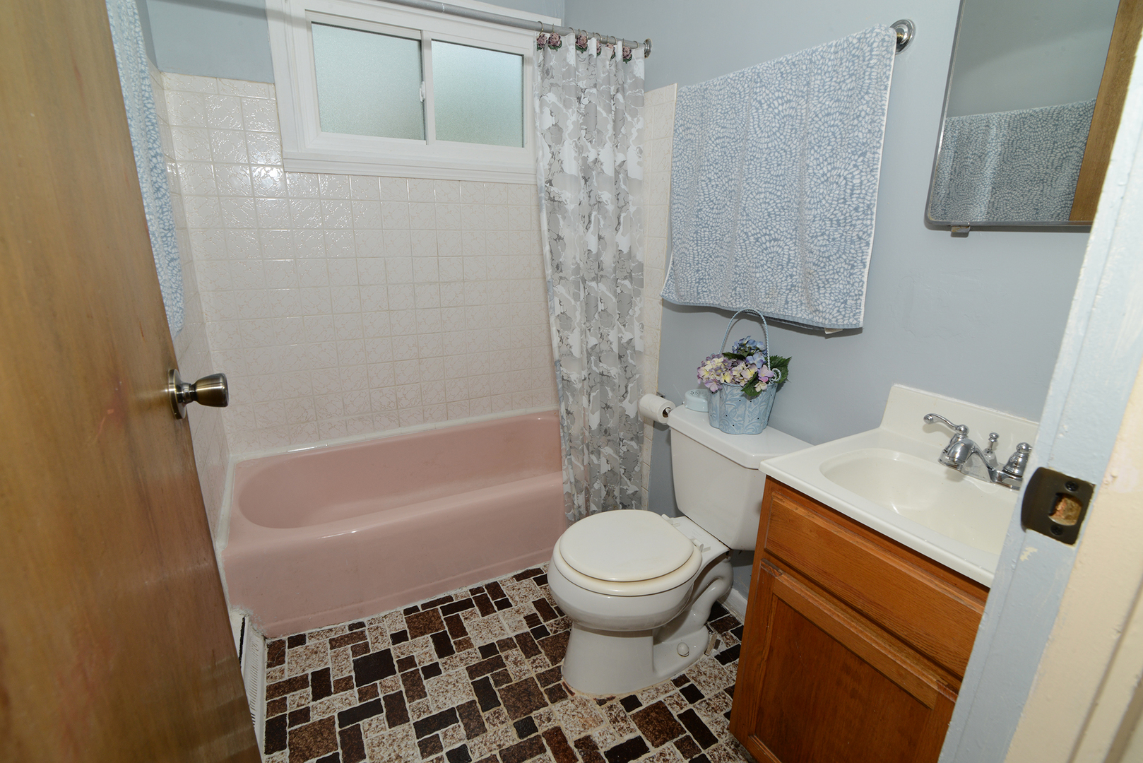 822 Parkside Avenue, West Chicago, IL 60185