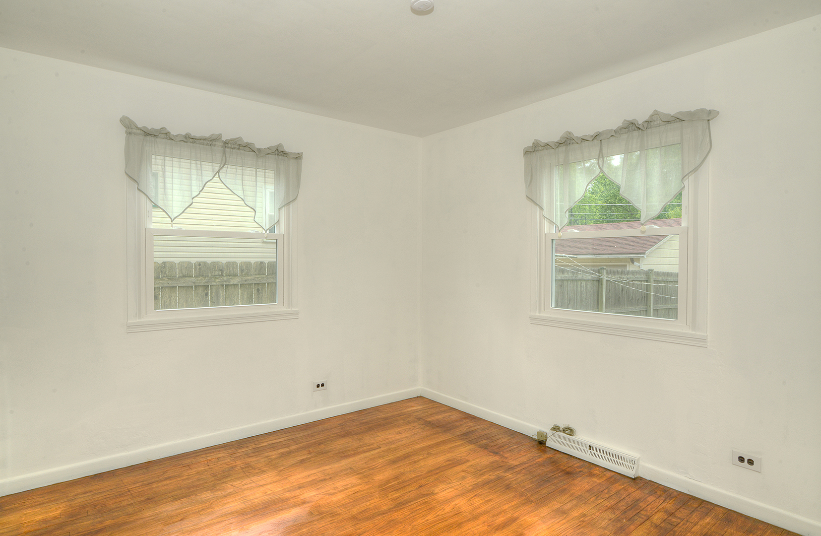 822 Parkside Avenue, West Chicago, IL 60185