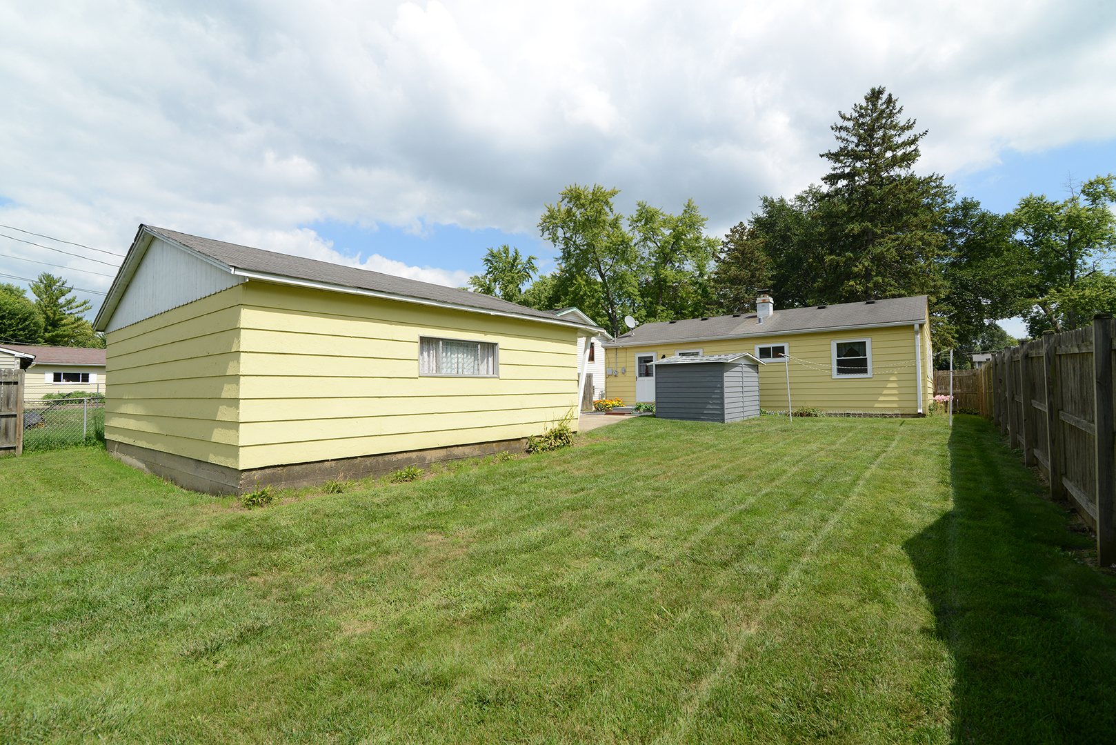 822 Parkside Avenue, West Chicago, IL 60185