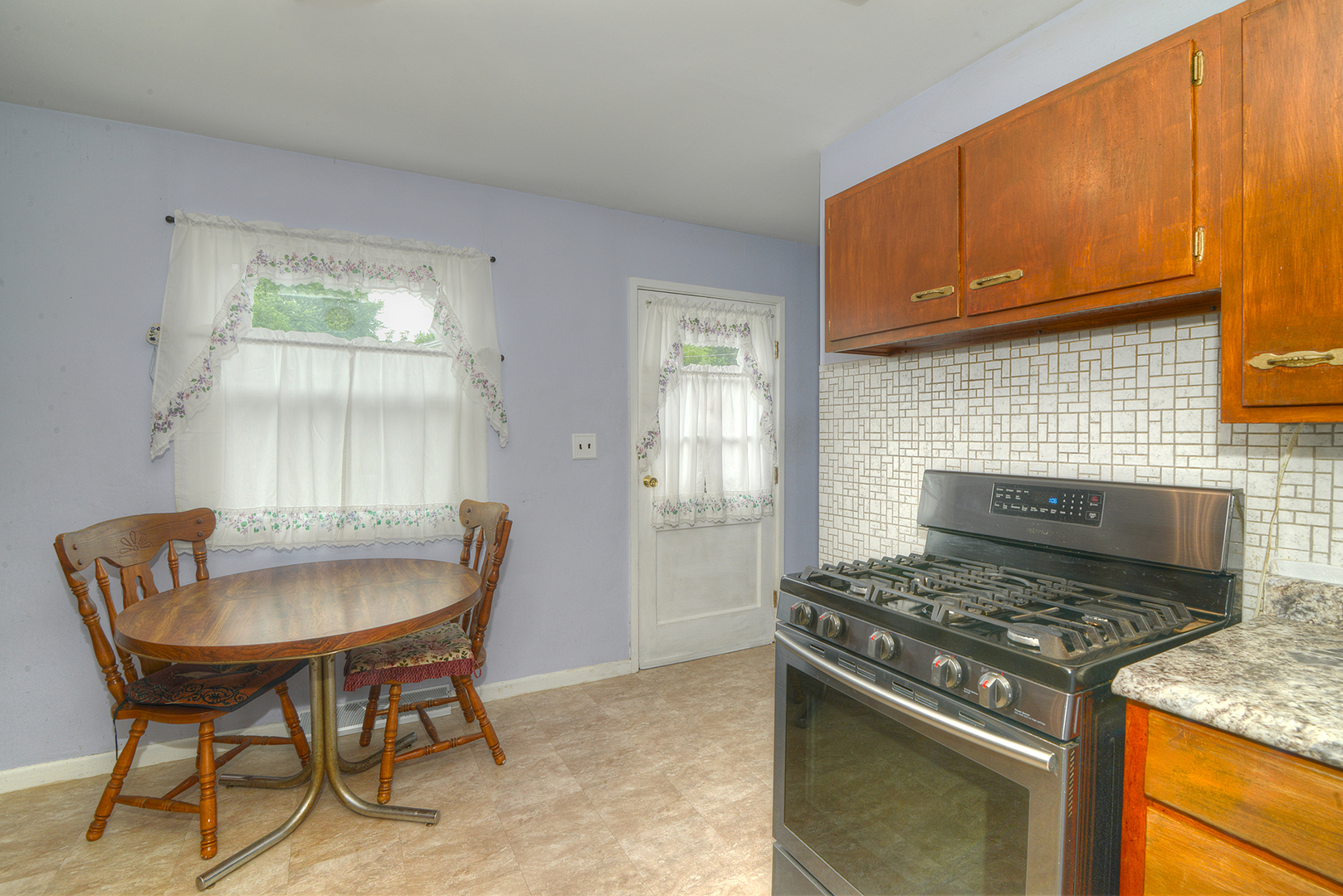 822 Parkside Avenue, West Chicago, IL 60185