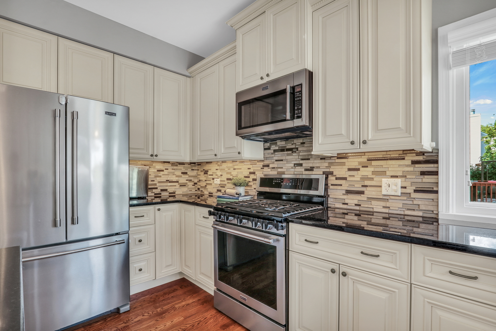 1704 Belle Haven Drive, Grayslake, IL 60030