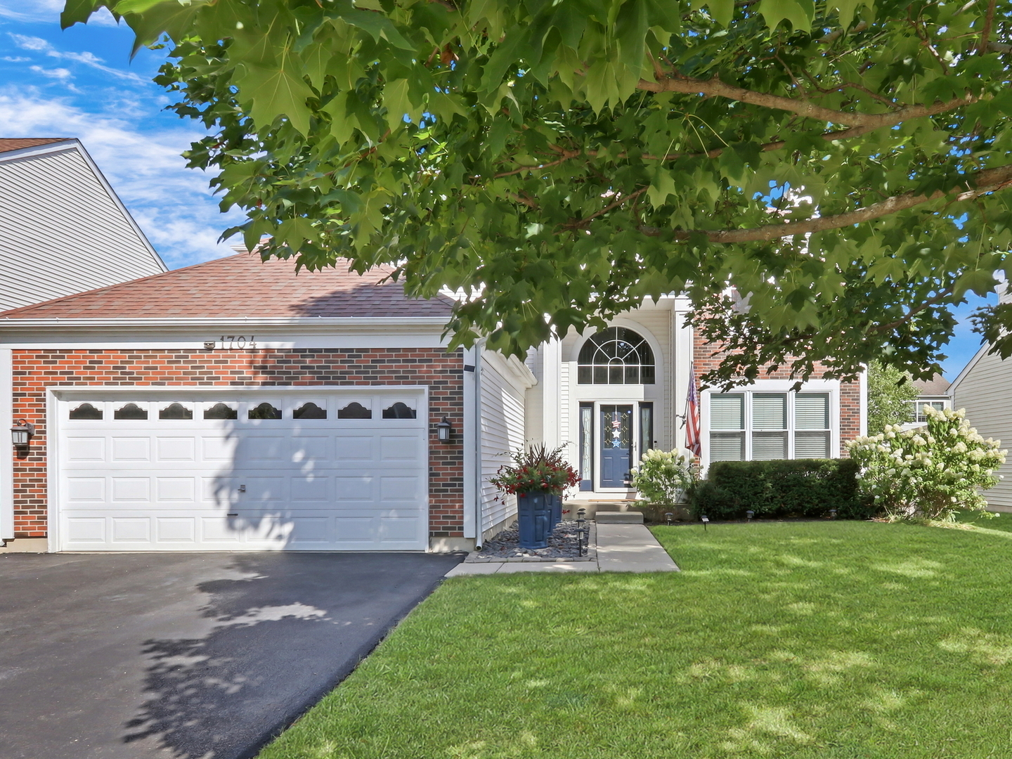 1704 Belle Haven Drive, Grayslake, IL 60030